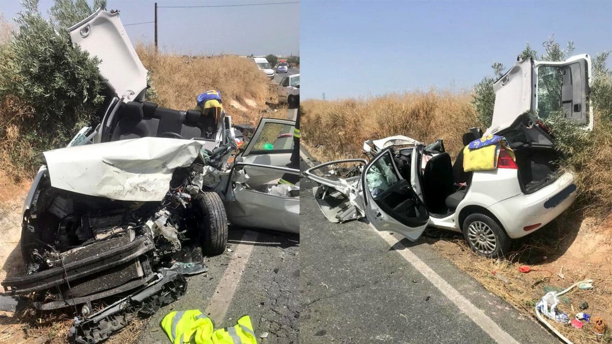 El accidente se produjo en la A-8052 entre Bollullos y Almensilla. Foto de Bomberos del Aljarafe.