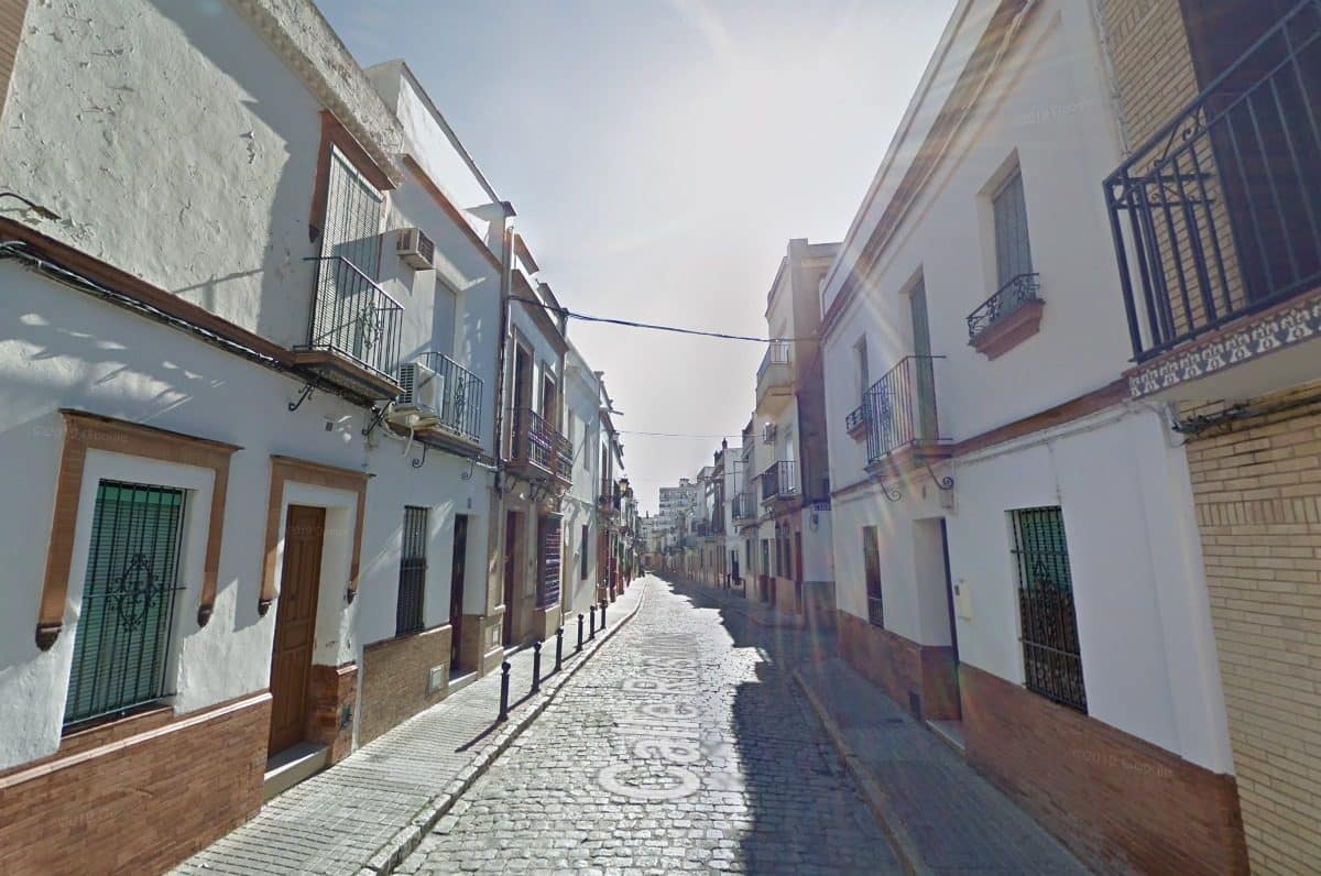 Calle Rosales de Coria del Río.