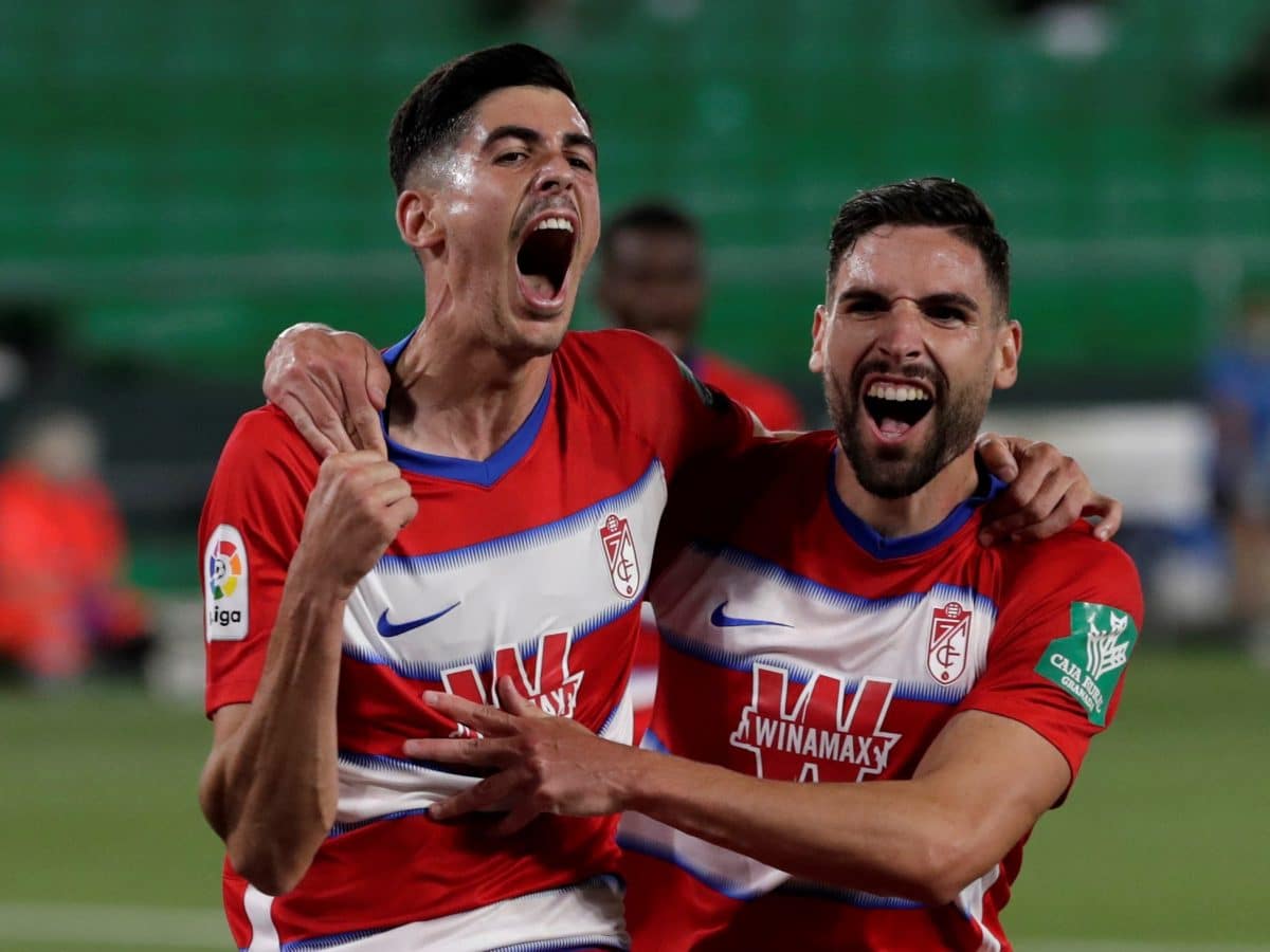 Carlos Fernández celebra su gol contra el Betis. Foto de La Liga