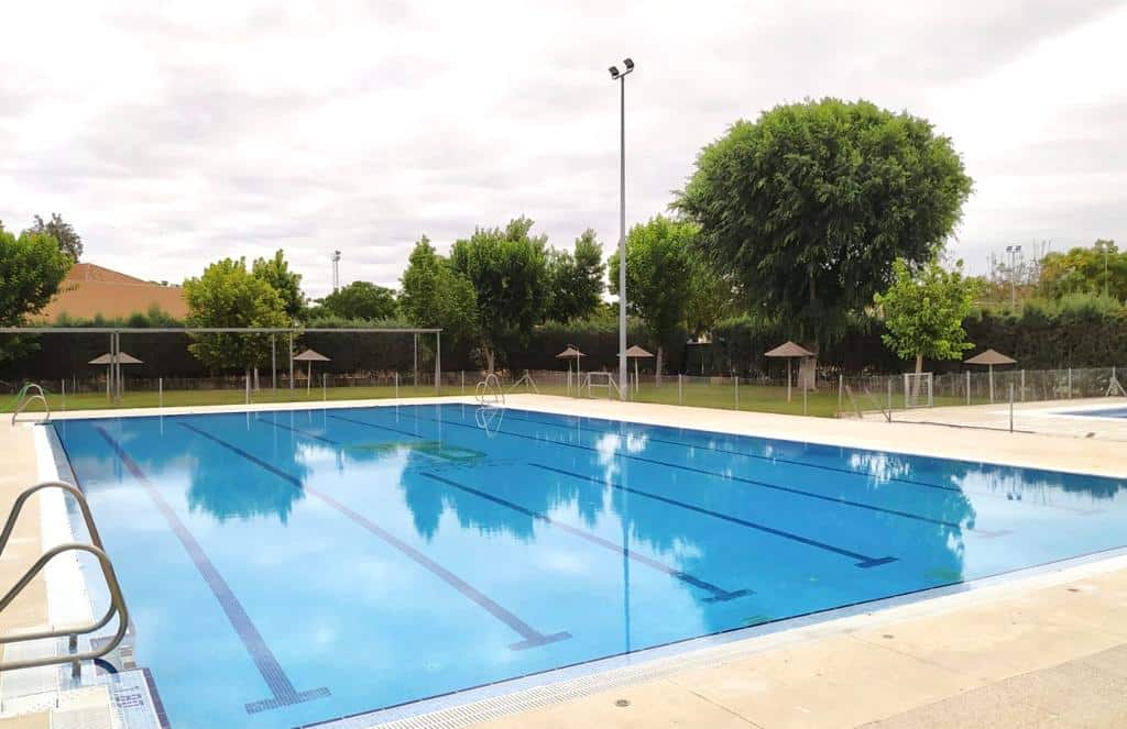 Piscina municipal de Gines.