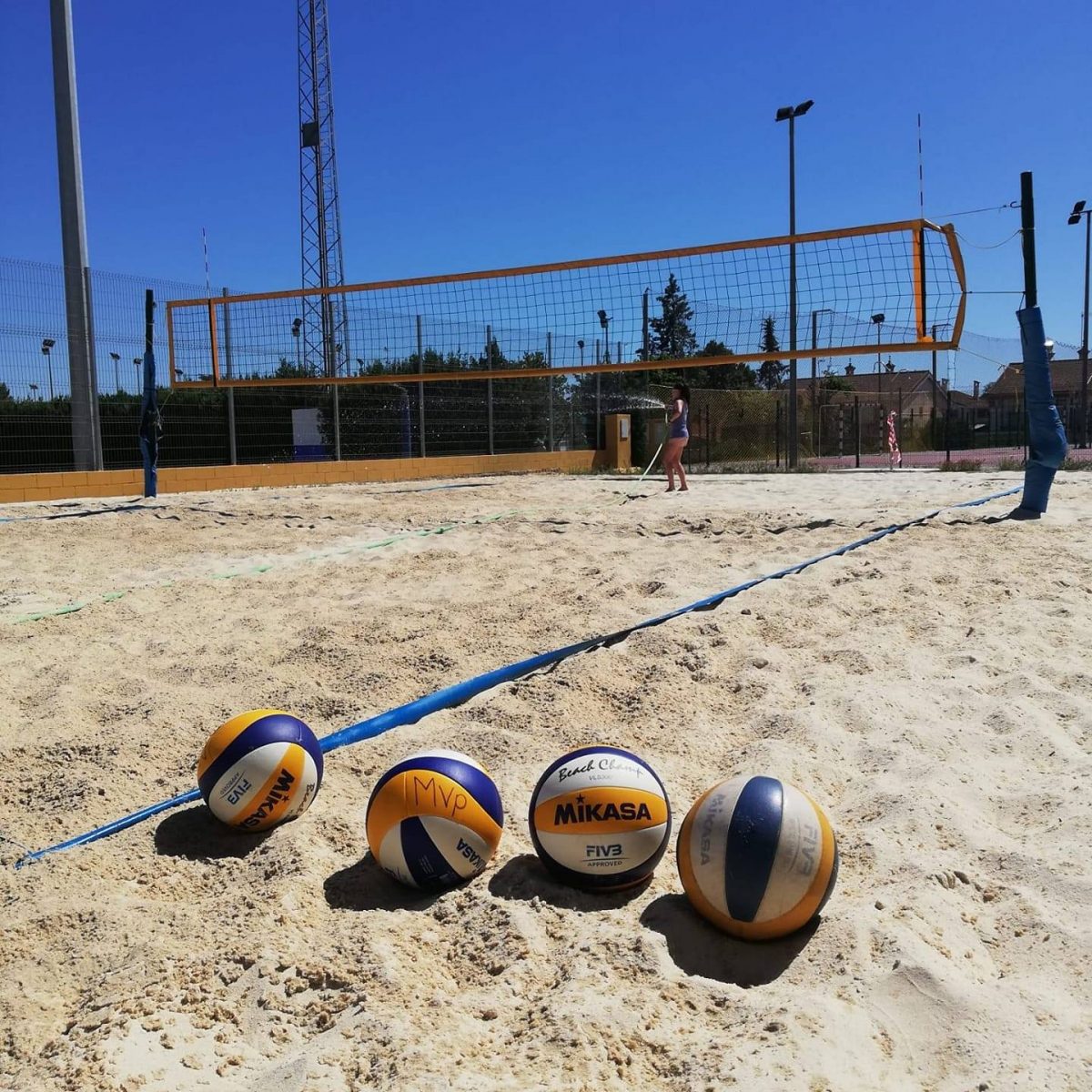 Los más pequeños podrán disfrutar del vóley playa en el campus de verano.