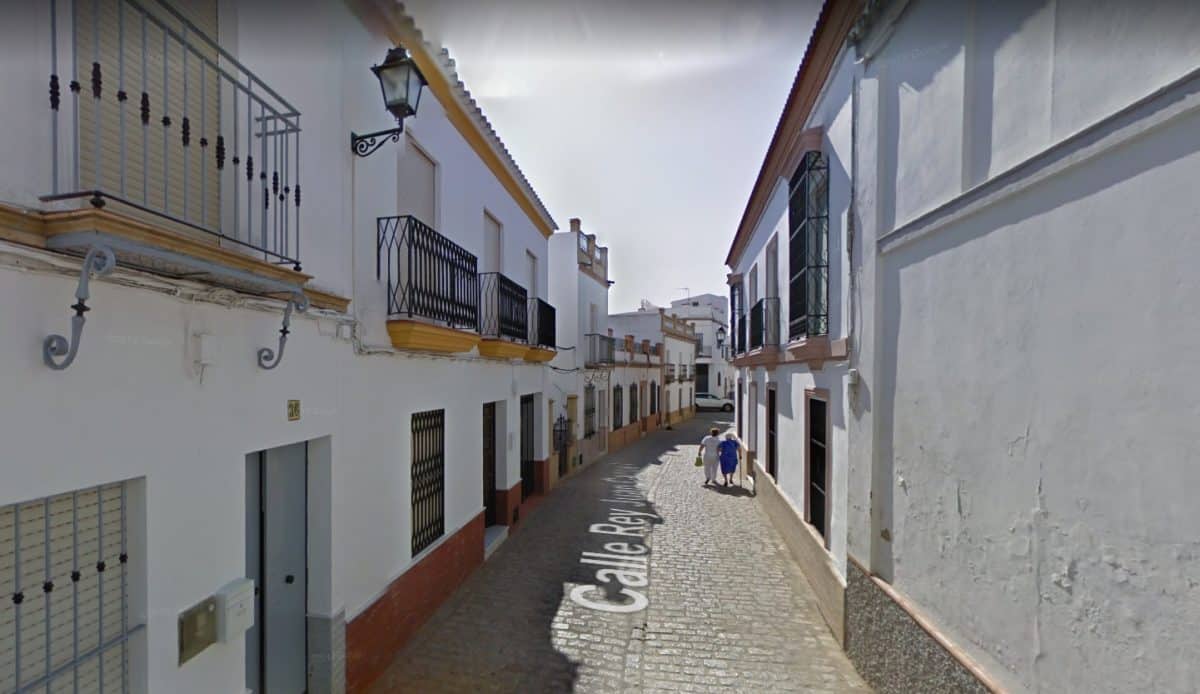 Calle Juan Carlos I de Villanueva del Ariscal, lugar de los hechos.