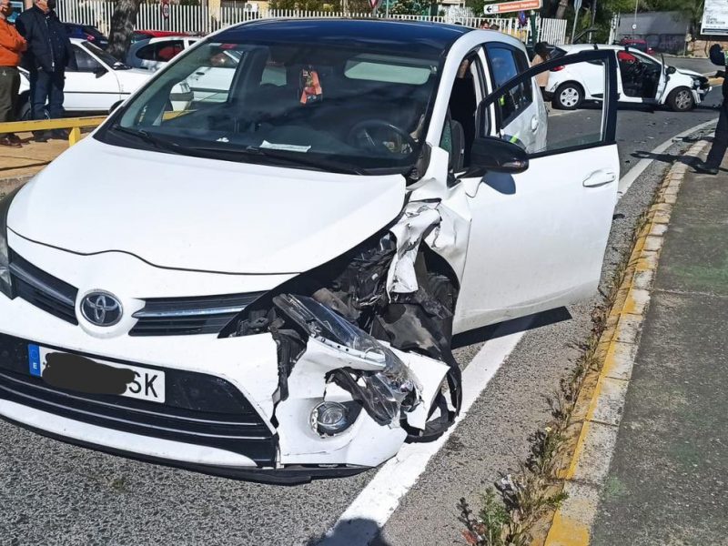 Imagen del accidente en Tomares. Policía Local de Tomares.