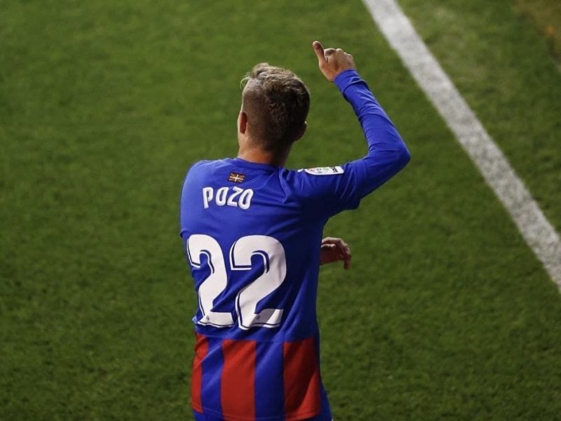 Alejandro Pozo en un partido con el Eibar. @alejandropozopozo