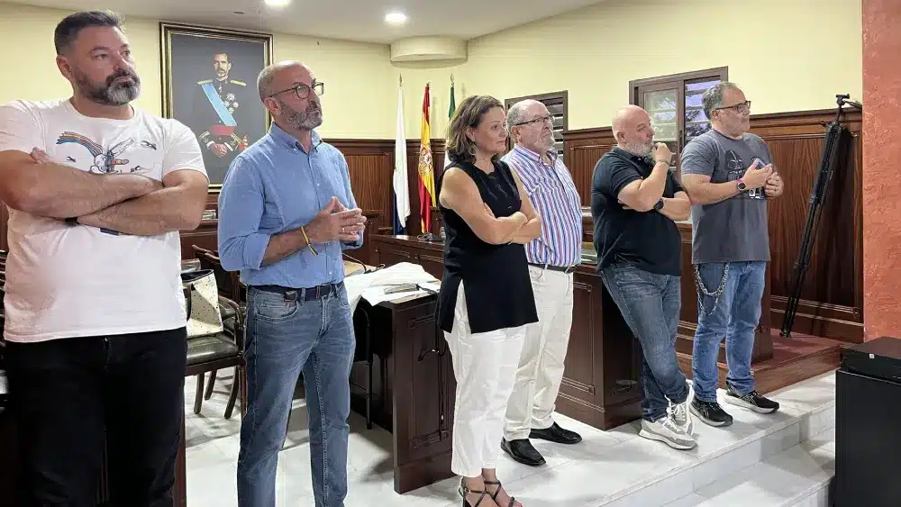 La alcaldesa con sus ediles del Gobierno local - AYUNTAMIENTO DE ESPARTINAS