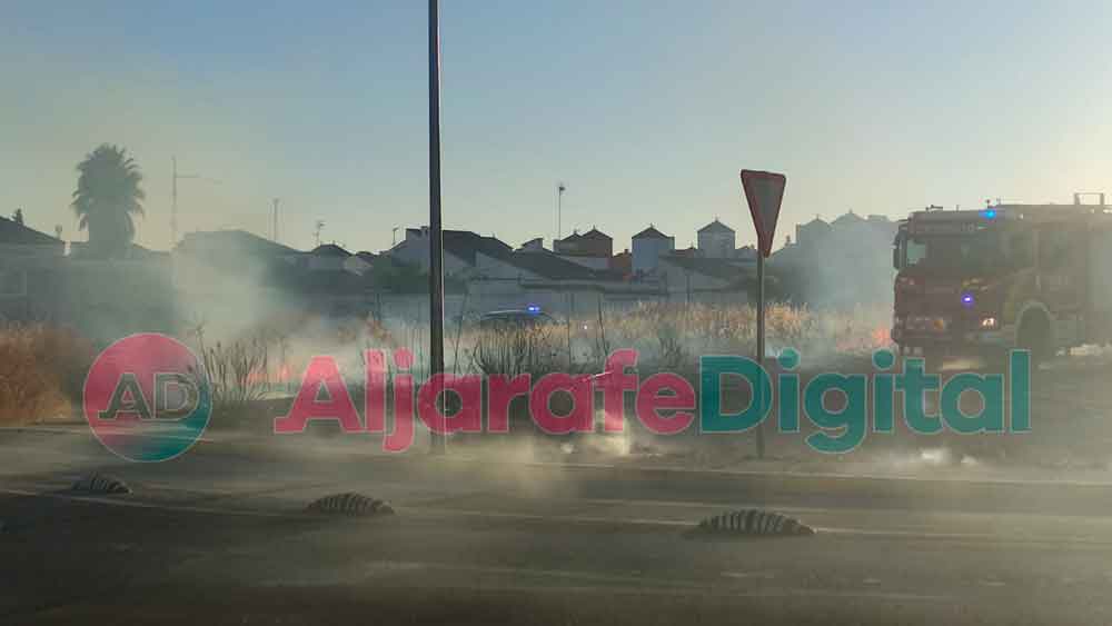 Imagen del incendio en Valencina de la Concepción / B.V