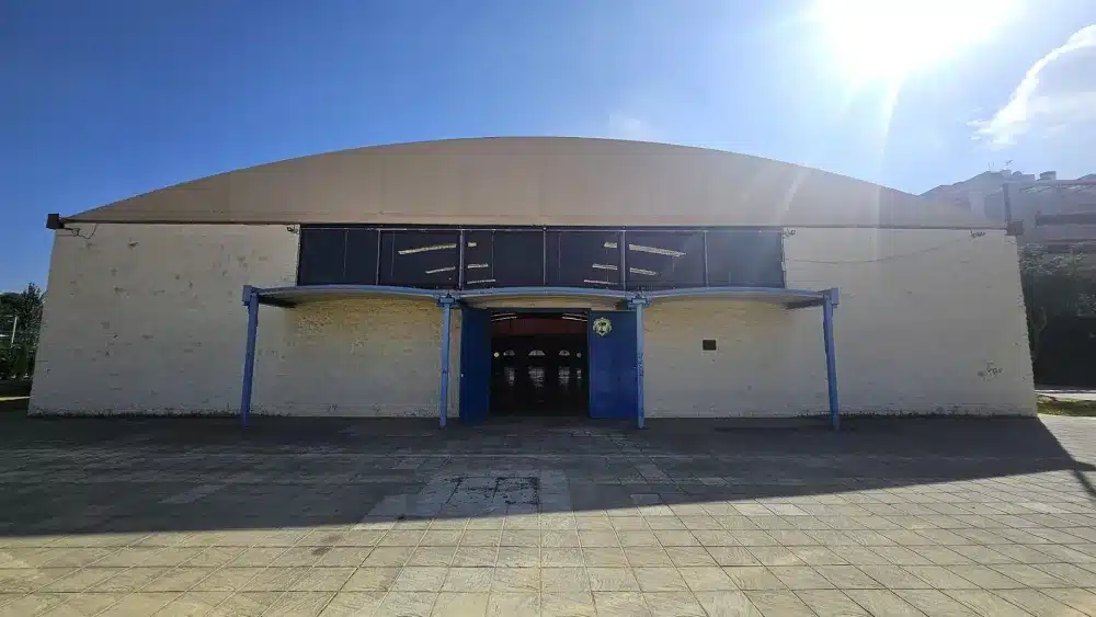 Fachada del antiguo centro hípico de Mairena - MAIRENA DEL ALJARAFE