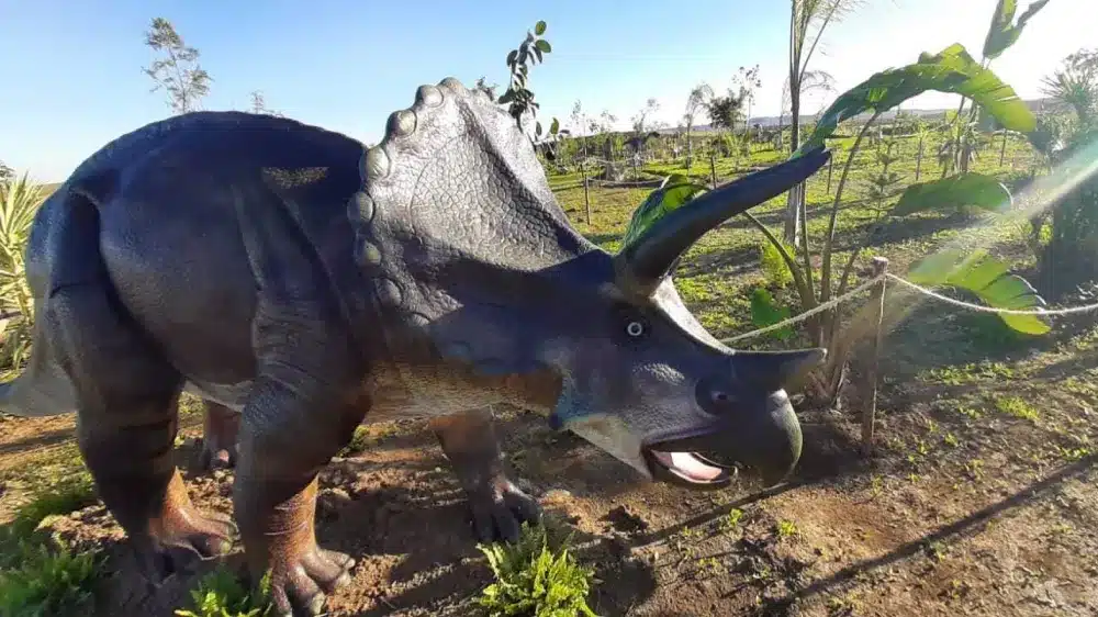 Imagen de una de las figuras de dinosaurio del "parque de ciencias prehistóricas" - JOSÉ GARCÍA/CEDIDA